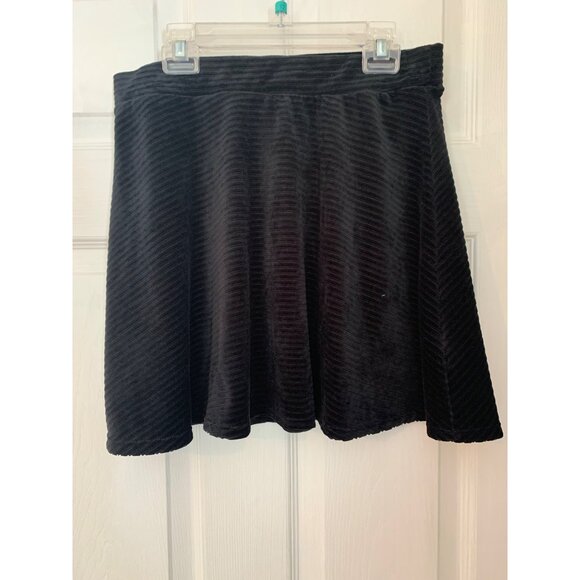 SO Textured Mini Skirt Womens Black Small Elastic Waistband Casual Skater - Picture 1 of 7